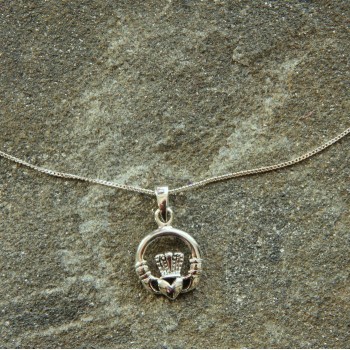 plain Claddagh pendant